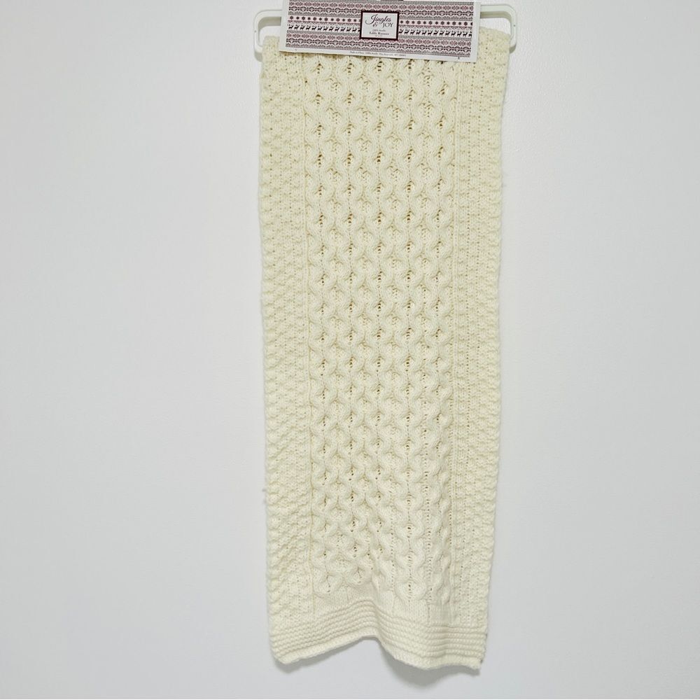NWT Jingles & Joy Ivory Cream Knit Sweater Like Table Runner 6’ Christmas